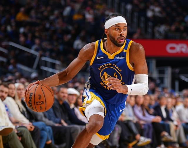 球天下体育官网-希尔德锋芒不再 勇士二阵容的牛劲哪去了？