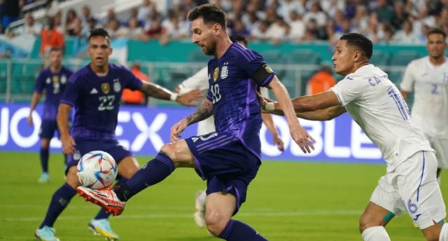 球天下官网-梅西越老越妖，阿根廷队进攻还是100%全靠他