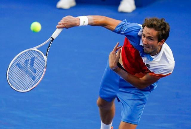 梅德维德夫登顶世界第一 “三巨头”时代真结束了？