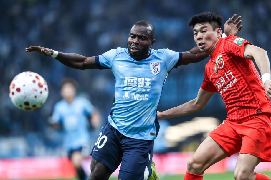 球天下体育NBA直播-马莱莱助攻阿奇姆彭建功 大连英博1-0胜上海海港